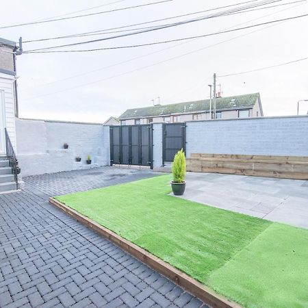 Bright, Fresh, Renovated 3 Bedroom Apartment In The Heart Of Montrose أنغوس المظهر الخارجي الصورة